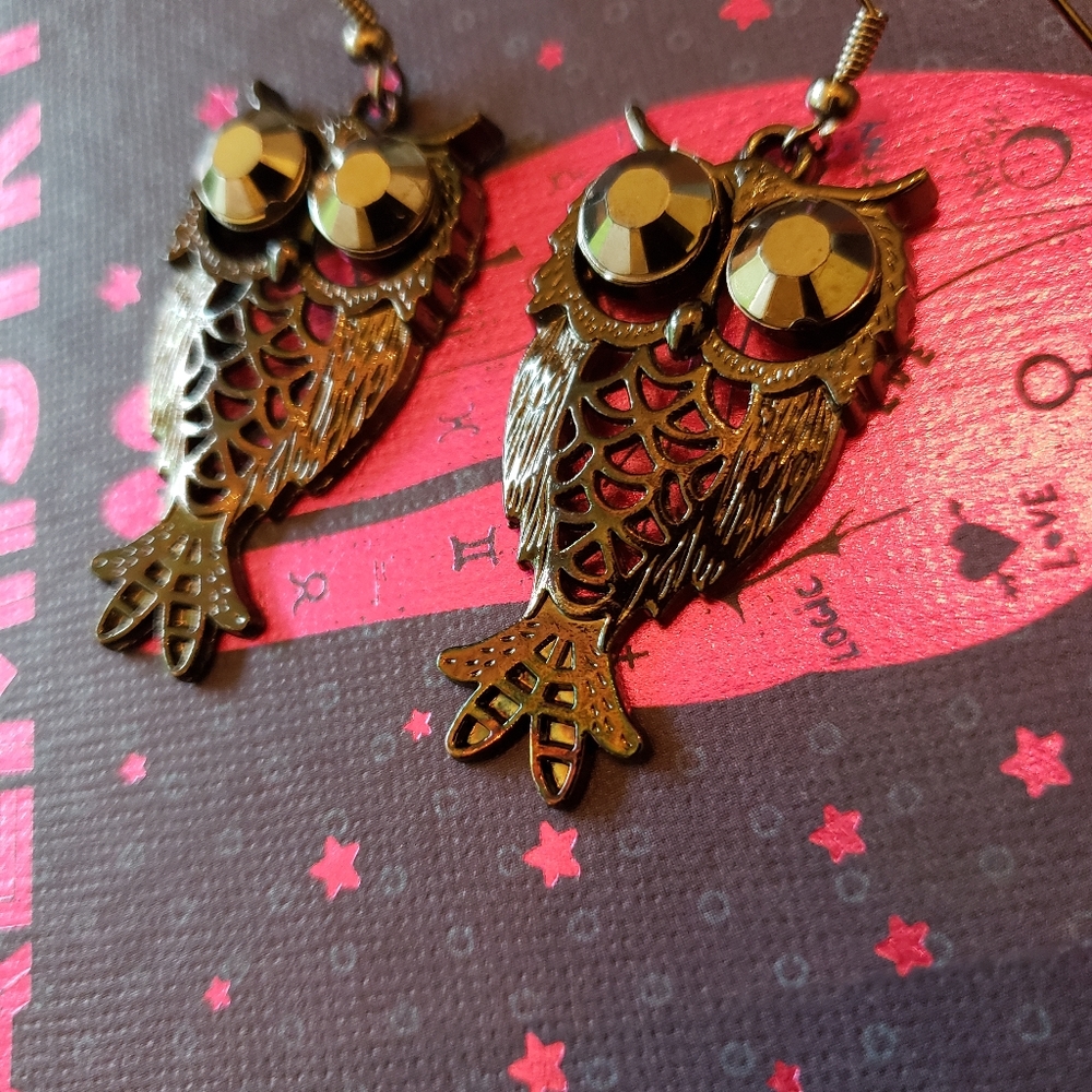 Big Eyes Owl Earrings Gunmetal Rhinestones…